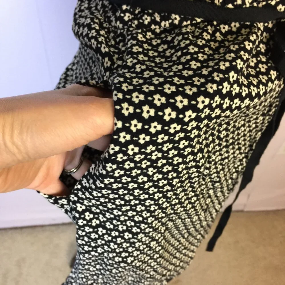 Ann Taylor Loft Mini Dress Size 8 Womans Black Floral Short Sleeve Elastic Waist - Picture 15 of 15